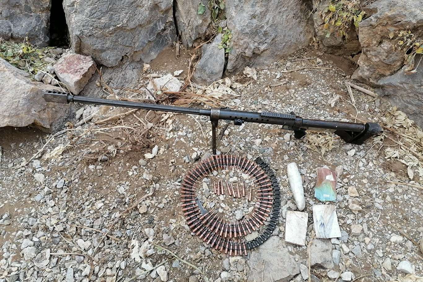 Van’da PKK’ye ait keskin nişancı tüfeği ve mühimmatı ele geçirildi